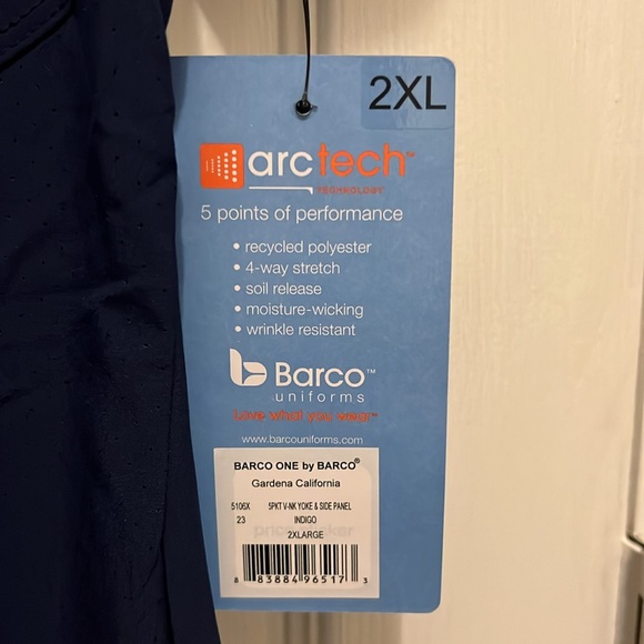 Barco One 5 Pocket Shaped Scrub Top - Picture 5 of 6